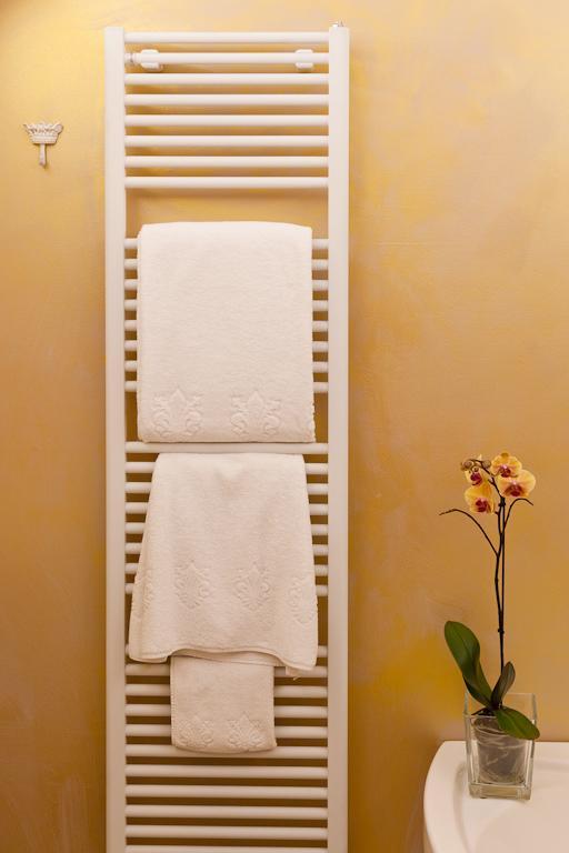 בטולה Relais Montemaggiore מראה חיצוני תמונה
