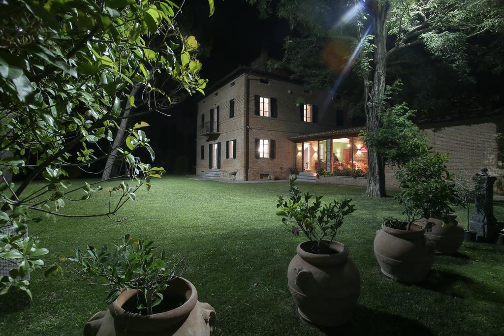 בטולה Relais Montemaggiore מראה חיצוני תמונה