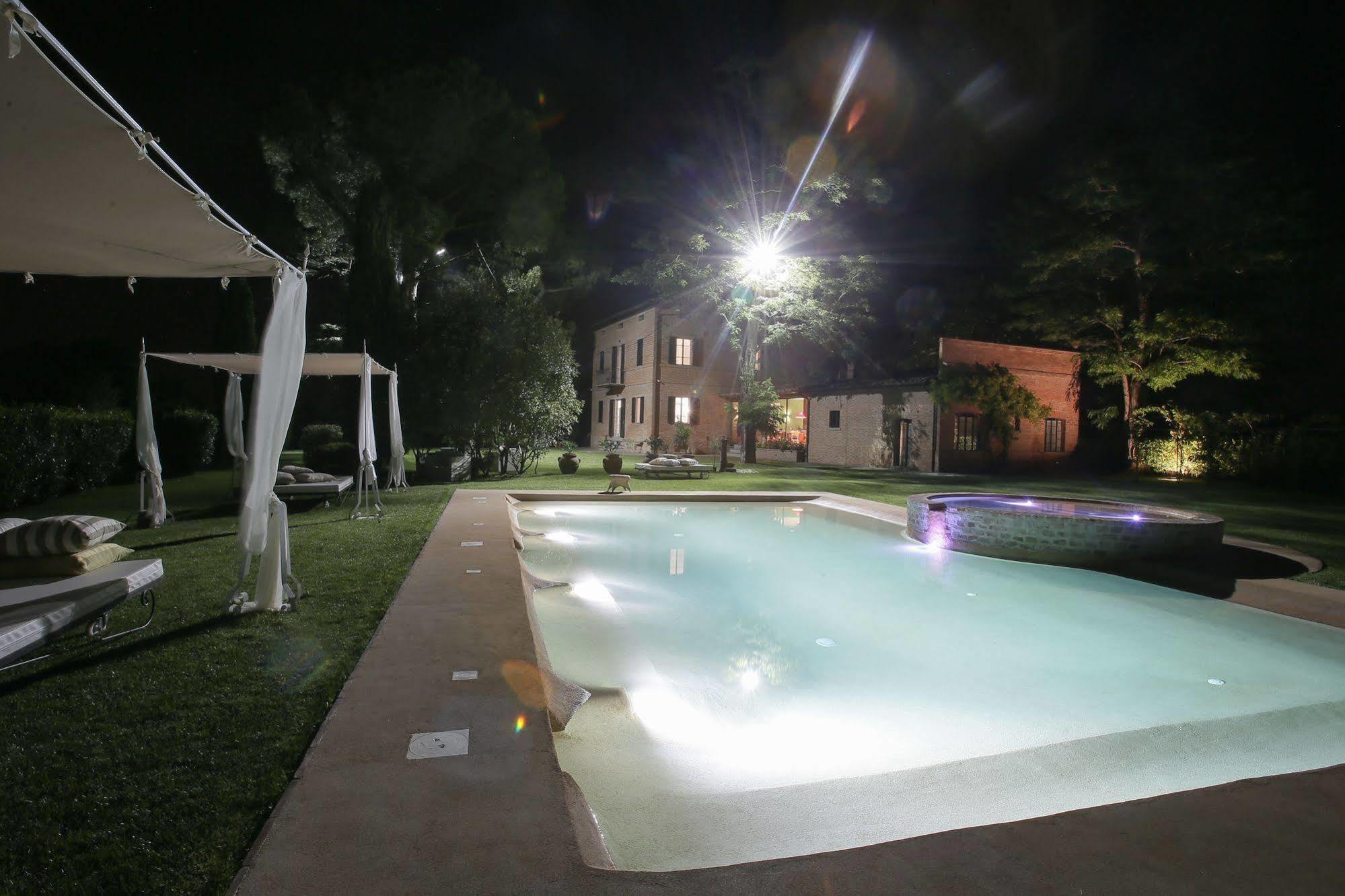 בטולה Relais Montemaggiore מראה חיצוני תמונה