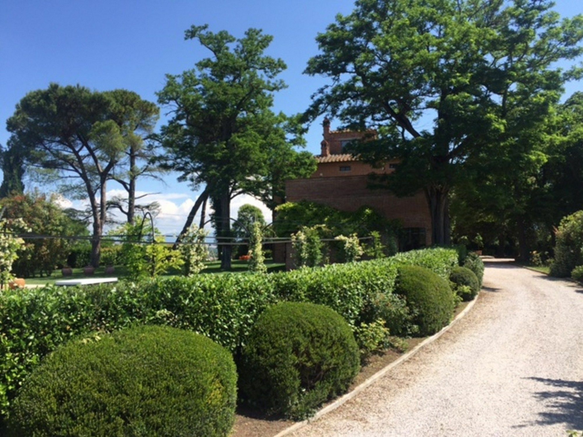 בטולה Relais Montemaggiore מראה חיצוני תמונה